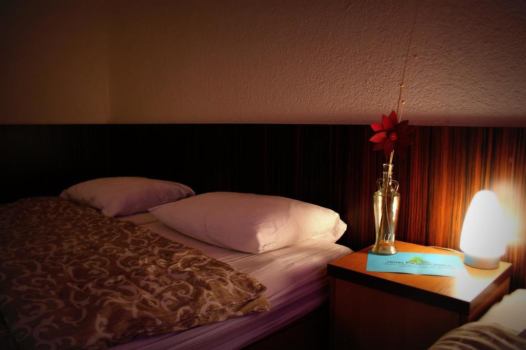Hotel Piramida Sunca Visoko Esterno foto