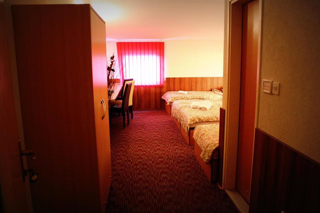 Hotel Piramida Sunca Visoko Esterno foto