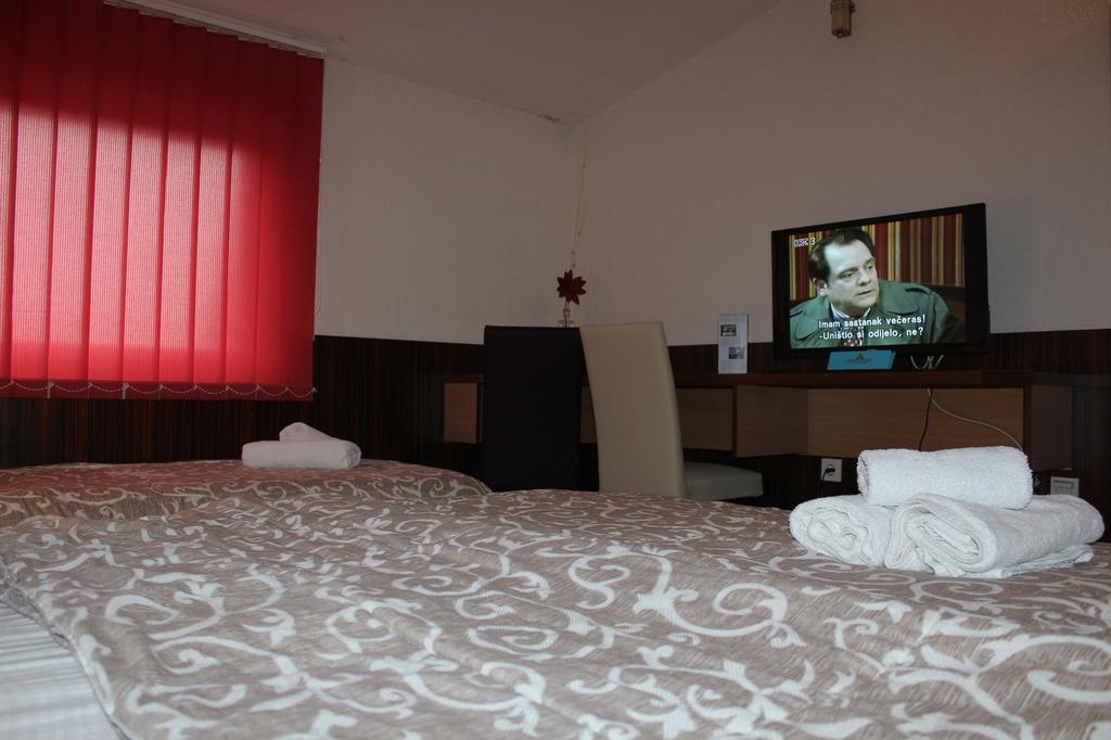 Hotel Piramida Sunca Visoko Esterno foto